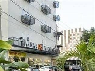 Alpha Inn Medan Kültér fotó